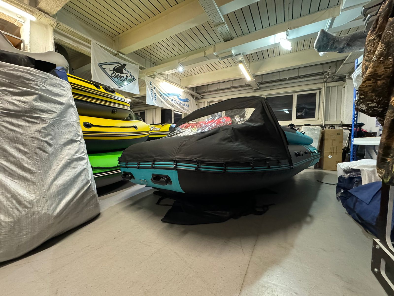 Лодка Gladiator E 420 X